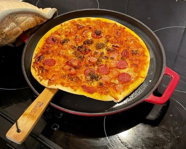 Red cast iron pizza pan — view 2